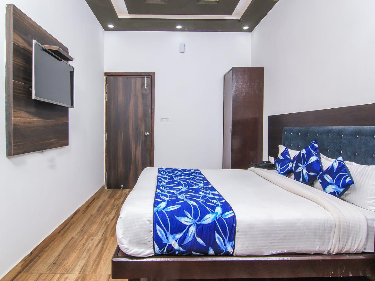 Oyo 6780 Hotel Shiva Grand Chinhat Ngoại thất bức ảnh